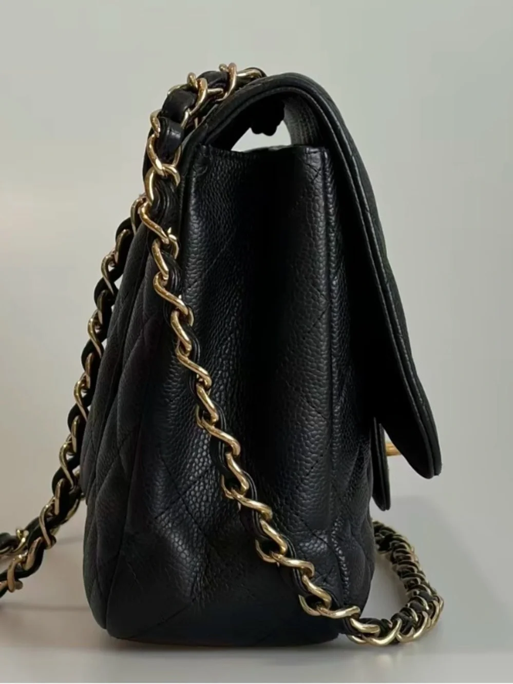 CHANEL JUMBO Single Flap CC Logo Caviar Chain Shoulder Bag